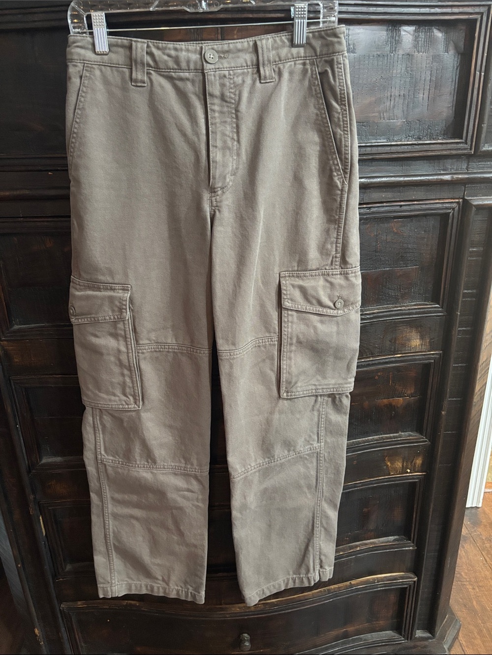 Aritzia TNA Troop Cargo Pants in Taupe Brown size 6 NWOT